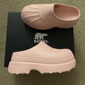 Sorel clogs